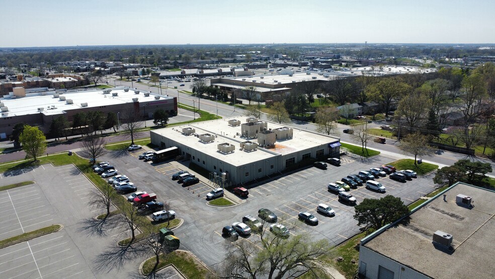 9221 Quivira Rd, Overland Park, KS à vendre - Photo de l’immeuble – Image 2 sur 43