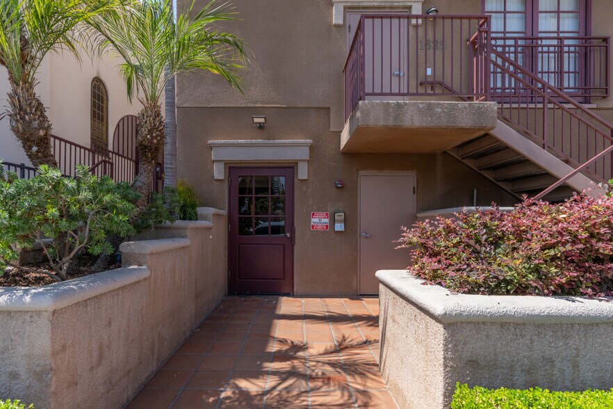 1623-1625 Butler Ave, Los Angeles, CA à vendre - Photo de l’immeuble – Image 2 sur 7