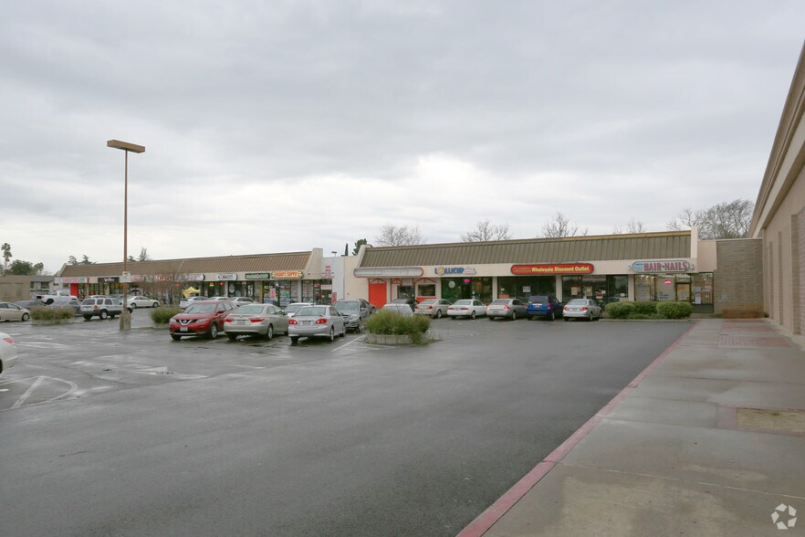 7244-7260 Franklin Blvd, Sacramento, CA à louer - Photo de l’immeuble – Image 1 sur 5