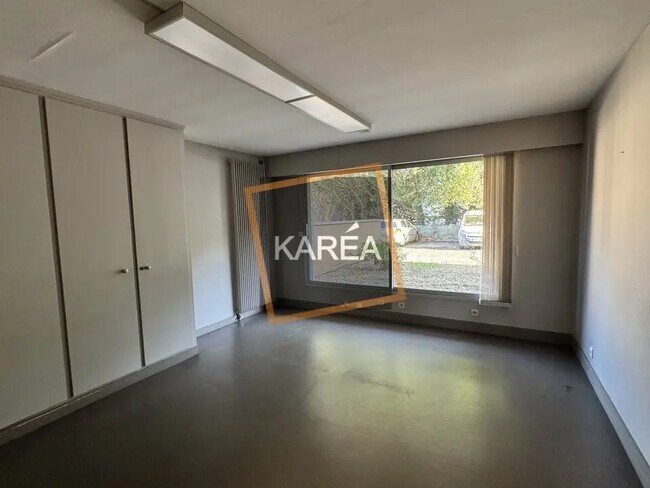 Plus de détails pour Bureau à vendre