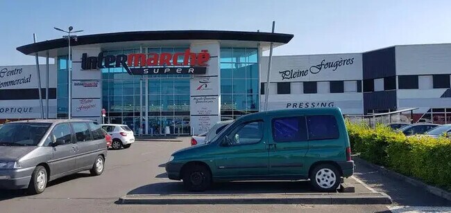 Plus de détails pour Local commercial à louer