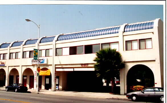 10907 Downey Ave, Downey, CA à louer - Photo de l’immeuble – Image 3 sur 4