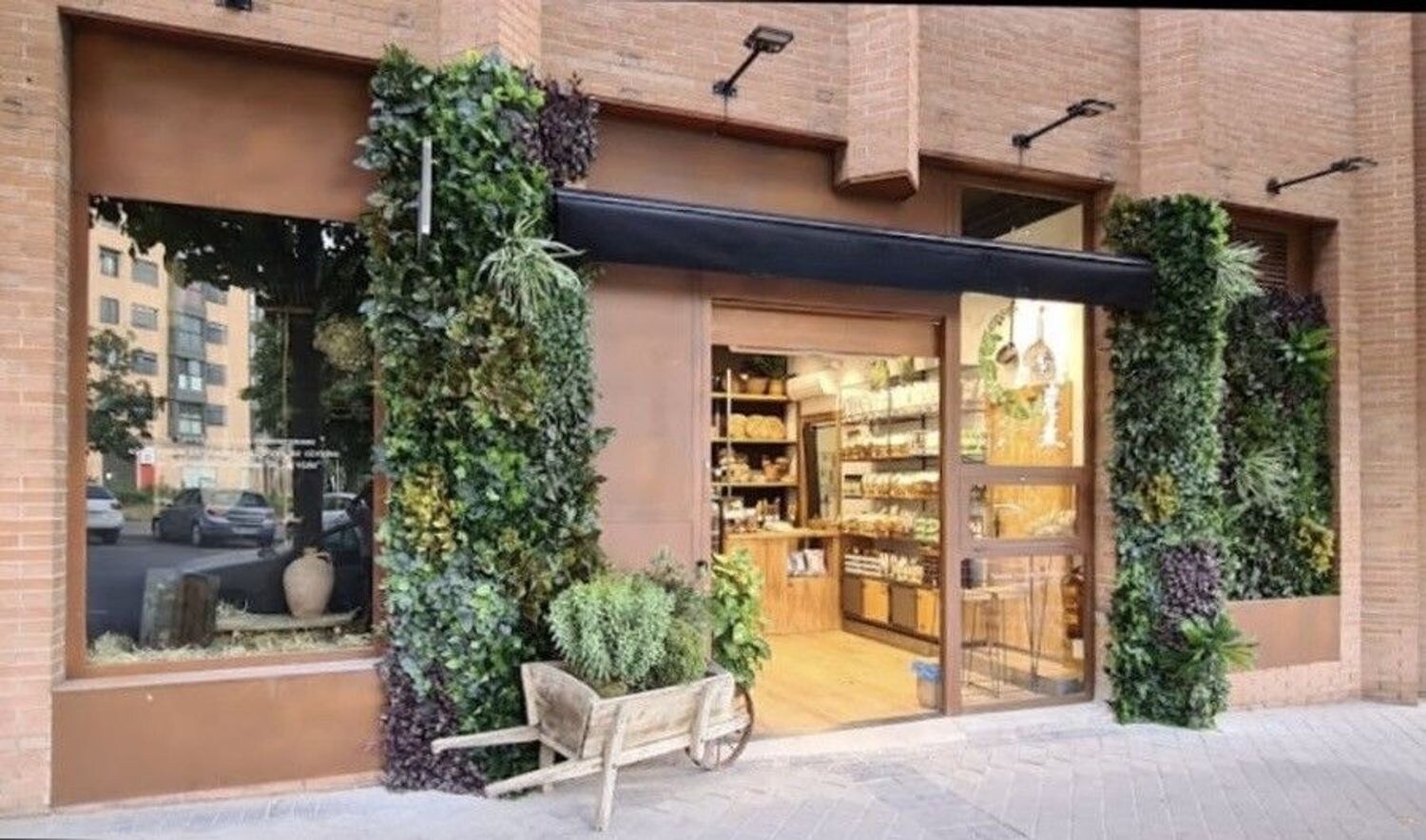 Avenida de Niza, 67, Madrid, Madrid à louer Photo de l’immeuble– Image 1 sur 5