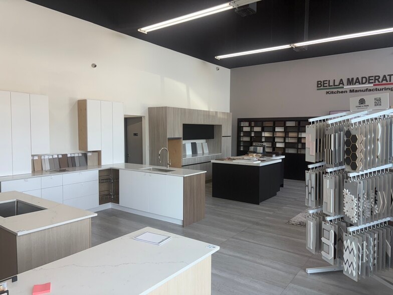 2400 W Copans Rd, Pompano Beach, FL à louer - Photo de l’immeuble – Image 2 sur 11