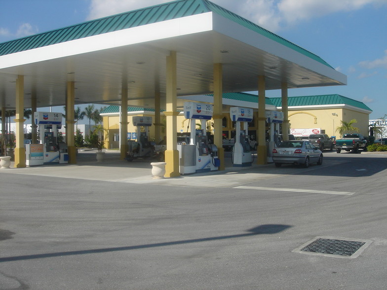 19 Gas Station Portfolio For Sale portefeuille de 19 biens à vendre sur LoopNet.fr - Photo principale – Image 3 sur 13