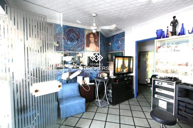 Plus de détails pour Local commercial à vendre