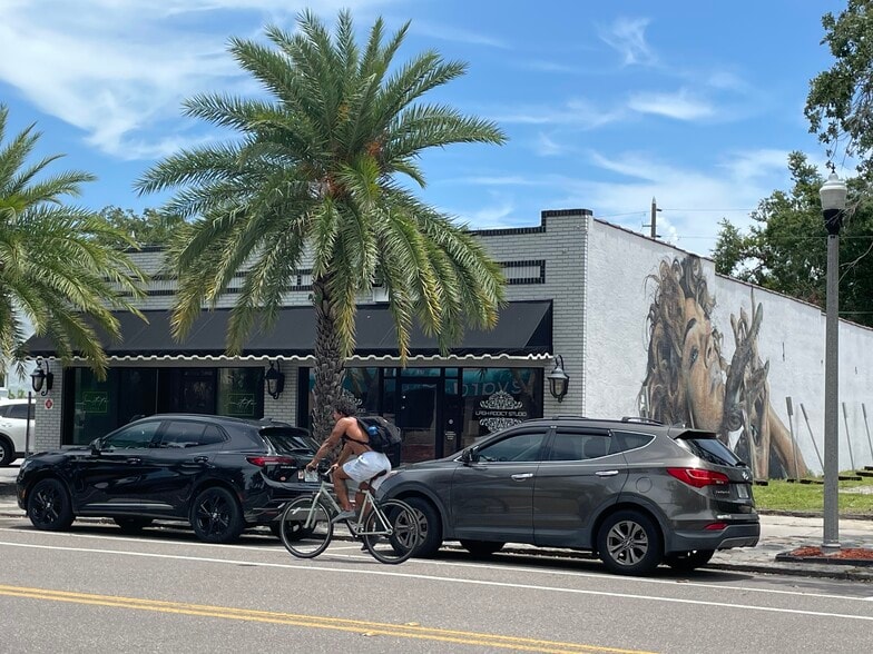 553 9th St N, Saint Petersburg, FL à louer - Photo principale – Image 1 sur 9