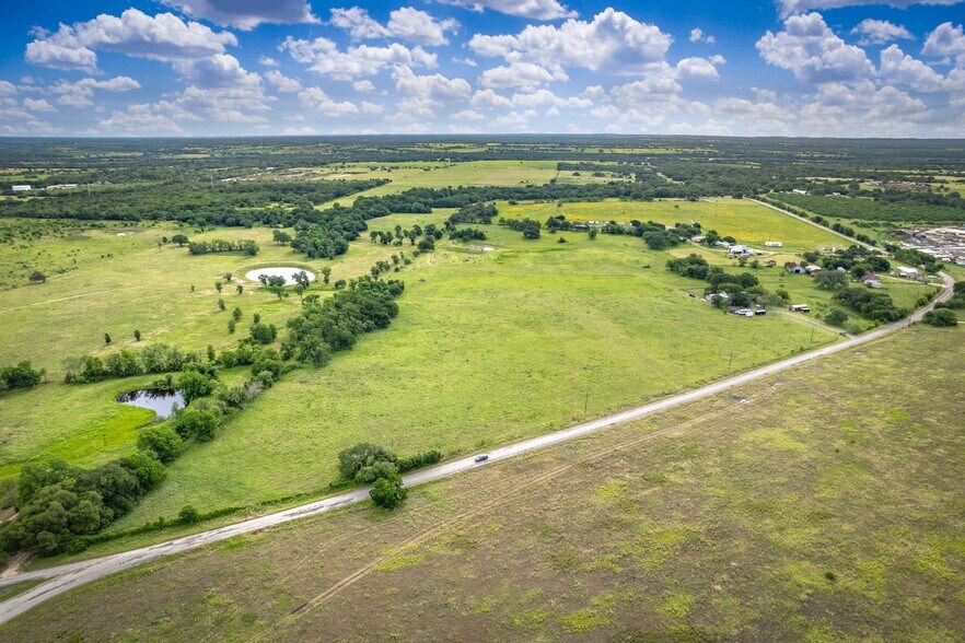 425 Seawillow Rd, Lockhart, TX à vendre - Photo de l’immeuble – Image 2 sur 31