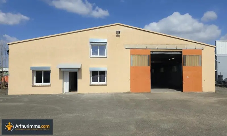 Industriel/Logistique dans Bourgoin-Jallieu à louer Photo de l’immeuble– Image 1 sur 32