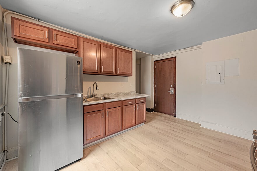106 Herman Ave, Wilmerding, PA à louer - Photo intérieure – Image 3 sur 24