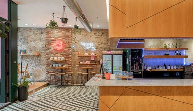 417 Rue Berri, Montréal, QC à louer Photo intérieure– Image 2 sur 6