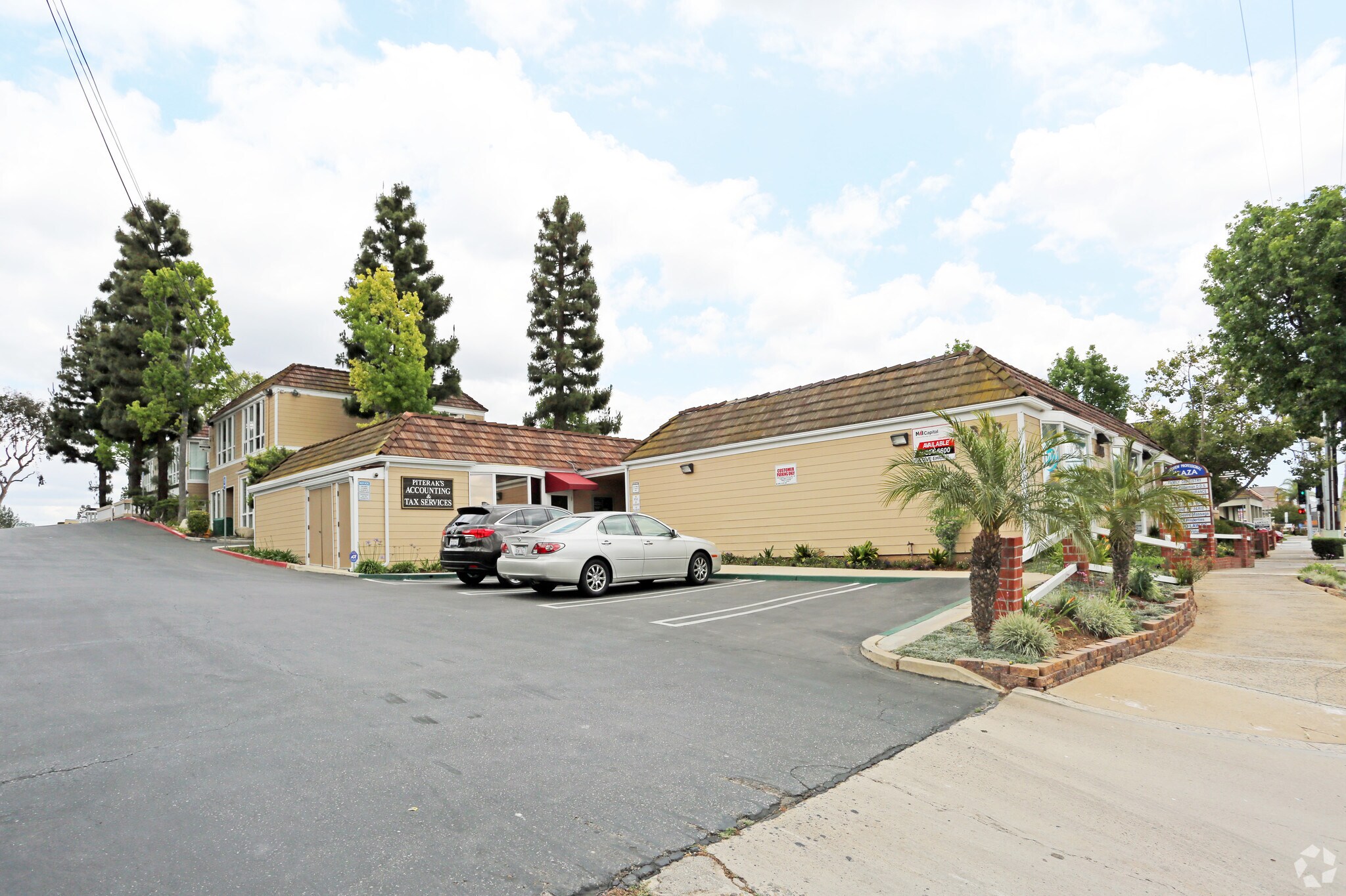 4848 Lakeview Ave, Yorba Linda, CA à louer Photo principale– Image 1 sur 7