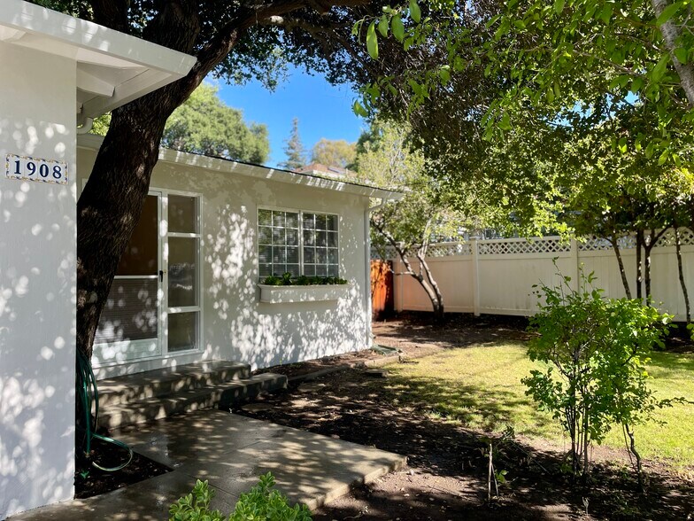 1910 Menalto Ave, Menlo Park, CA à vendre - Photo de l’immeuble – Image 3 sur 11