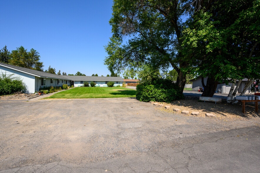 2125 SW Xero Ln, Redmond, OR à vendre - Photo de l’immeuble – Image 3 sur 63