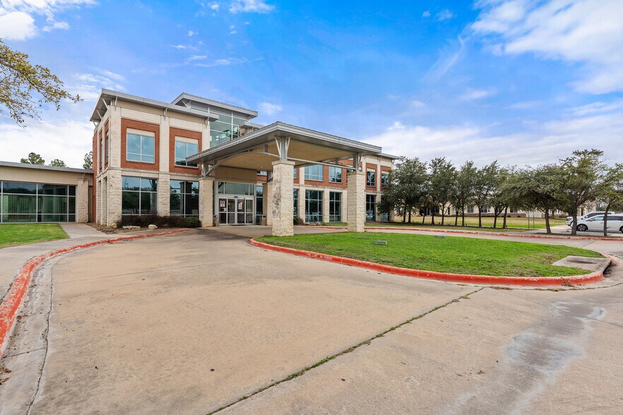 1 Saint Mark's Pl, La Grange, TX à louer - Photo de l’immeuble – Image 3 sur 11