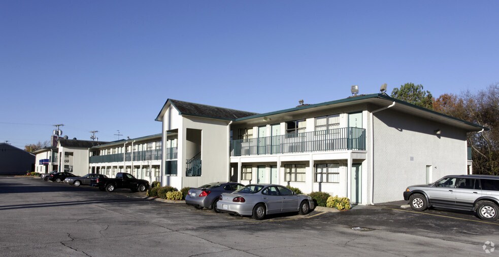 7707 Lee Hwy, Chattanooga, TN à vendre - Photo de l’immeuble – Image 2 sur 32