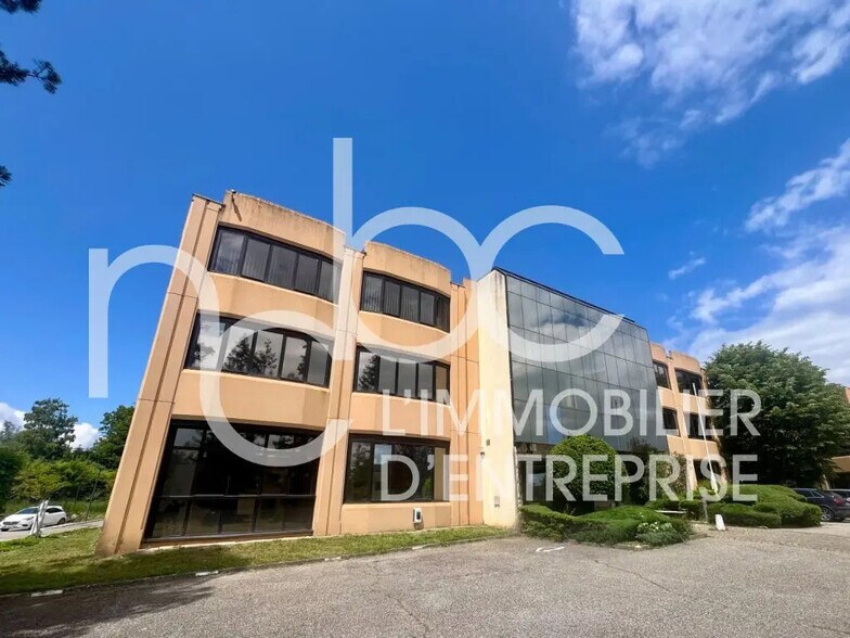 Bureau dans Saint-Didier-au-Mont-d'Or à louer - Photo de l’immeuble – Image 1 sur 16