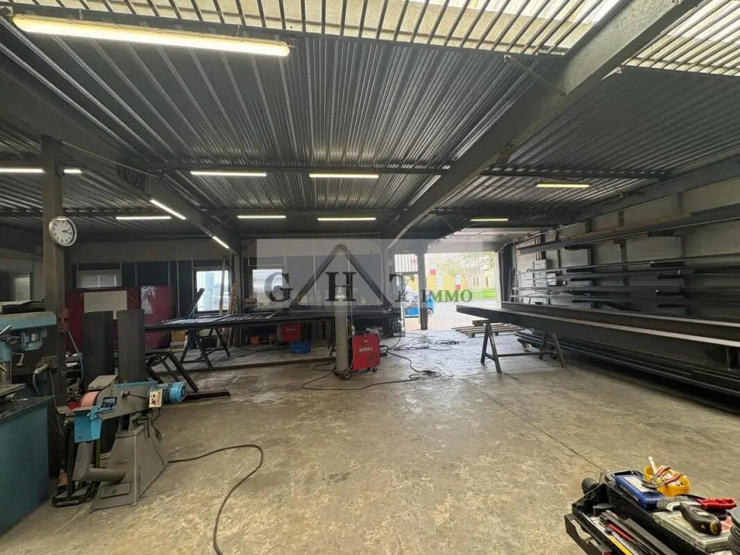 Industriel/Logistique dans Vaux-le-Pénil à vendre Photo intérieure– Image 1 sur 6