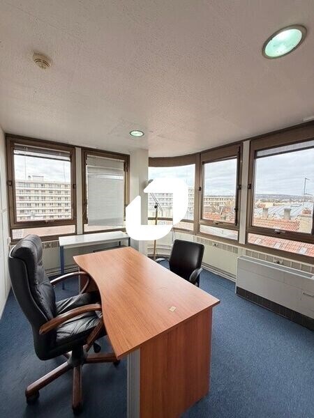 Bureau dans Poissy à vendre Photo intérieure– Image 1 sur 17