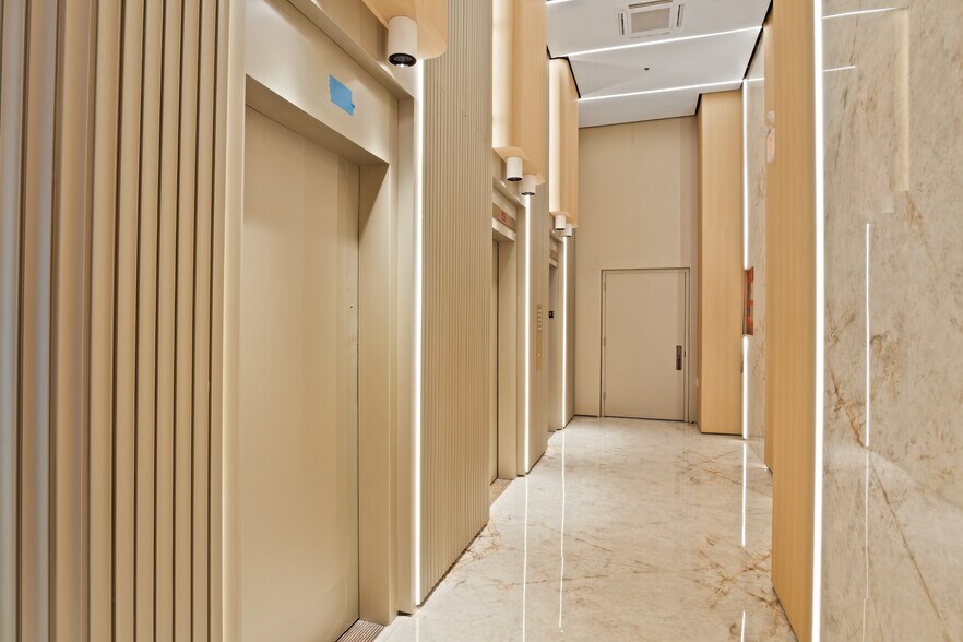 363 Penn Plaza, New York, NY à louer - Photo de l’immeuble – Image 3 sur 10