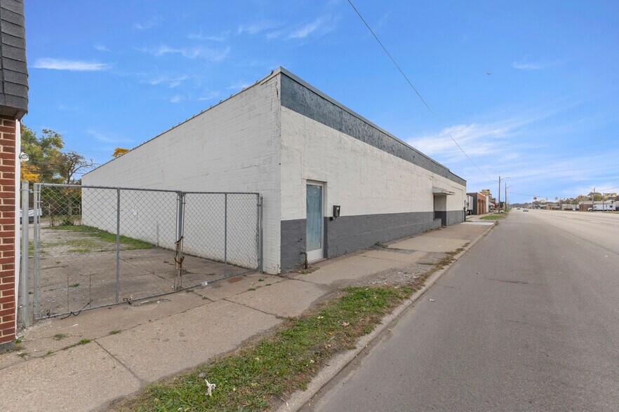 1056-1060 Southfield Rd, Lincoln Park, MI à louer - Photo de l’immeuble – Image 2 sur 22