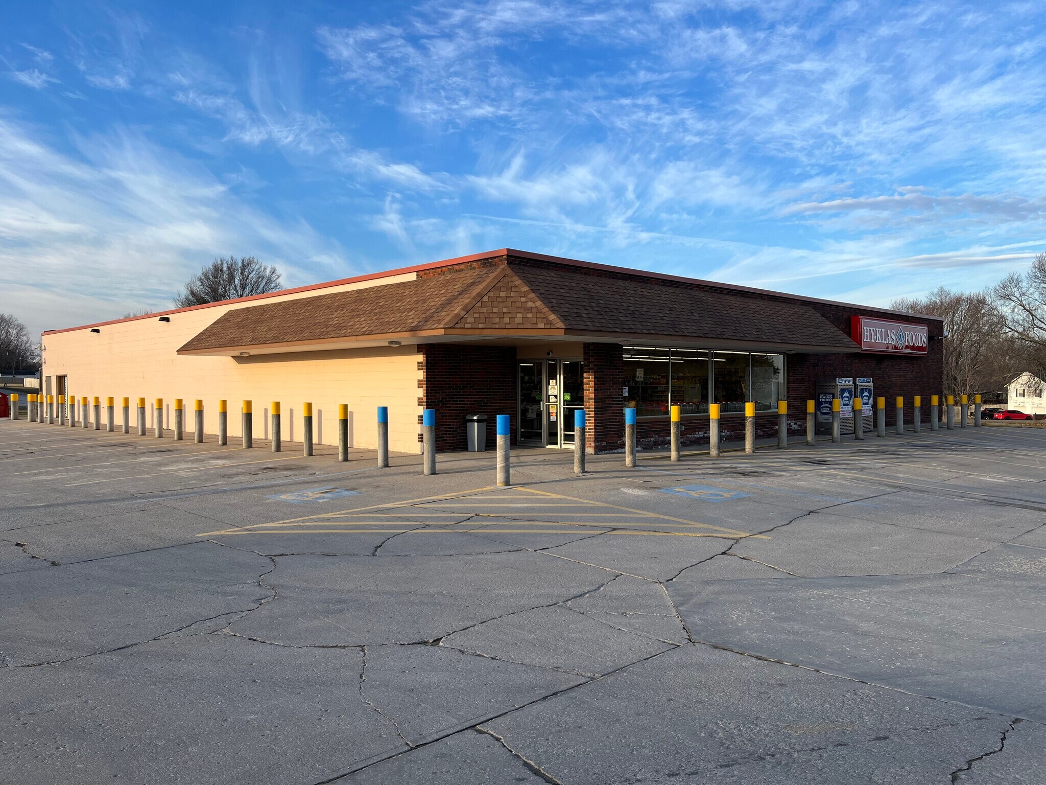 Hy Klas Grocery Store Portfolio portefeuille de 3 biens à vendre sur LoopNet.fr Photo principale– Image 1 sur 33