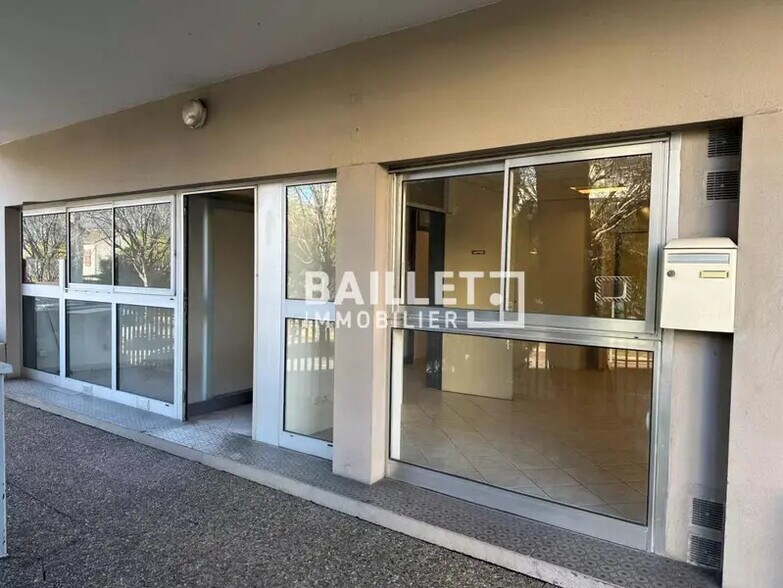 Bureau dans Antibes à vendre - Hall d’entrée – Image 2 sur 13
