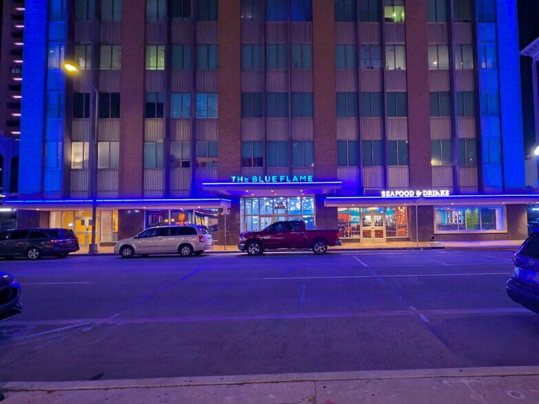 304 Texas Ave, El Paso, TX à louer - Photo de l’immeuble – Image 1 sur 6