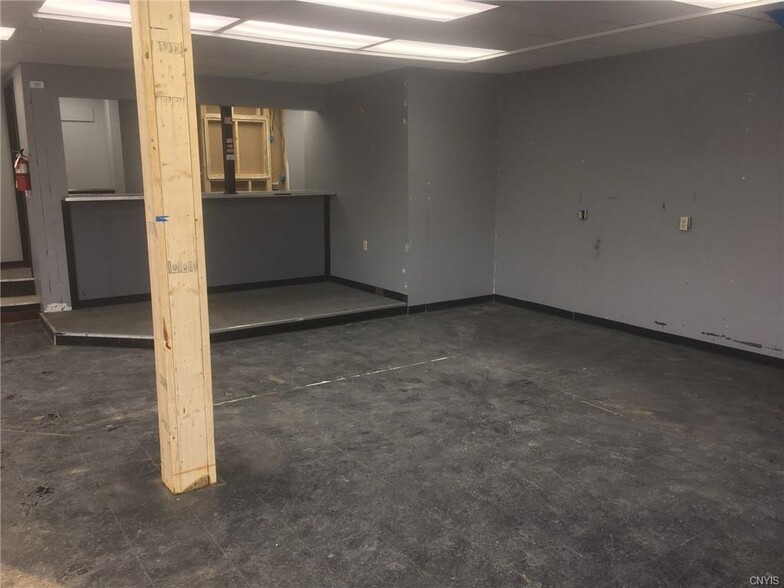 180 Main St, Cortland, NY à louer - Photo de l’immeuble – Image 2 sur 8
