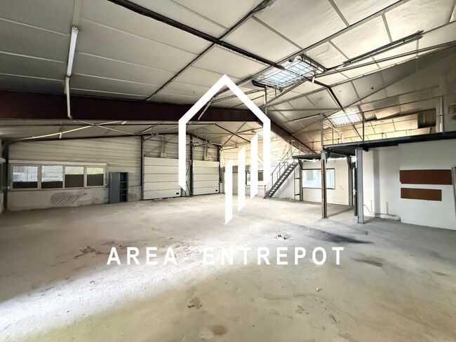 Plus de détails pour Local d'activités à louer