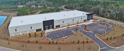 100 Wildworks Ave, Yulee, FL à louer Photo de l’immeuble– Image 2 sur 4