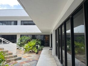 8660 College Pky, Fort Myers, FL à louer Photo de l’immeuble– Image 2 sur 7
