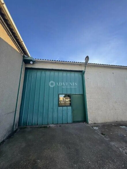 Local d’activités dans Sauvian à louer - Photo de l’immeuble – Image 1 sur 7