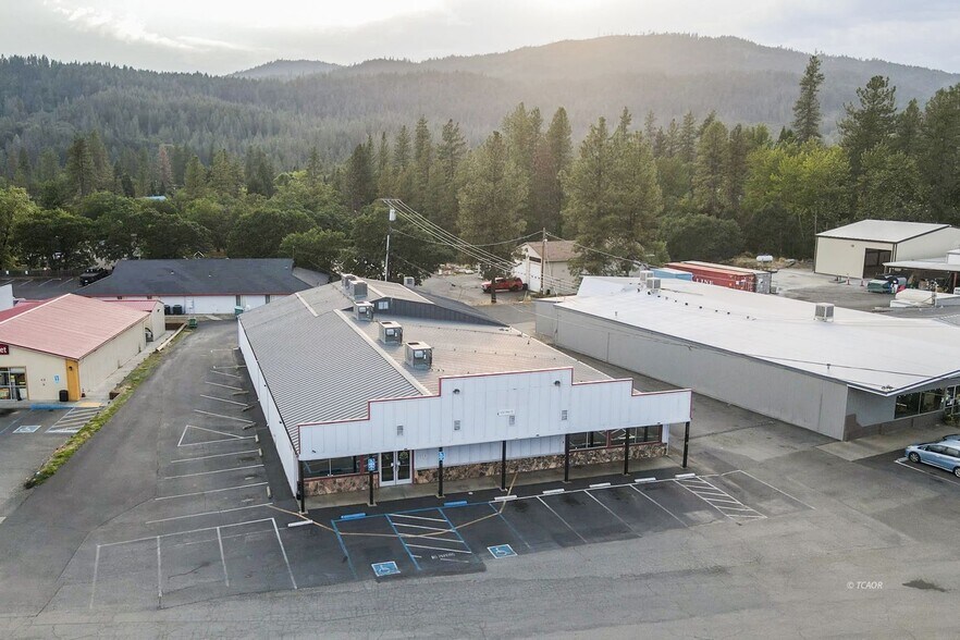 1450 Main St, Weaverville, CA à vendre - Photo de l’immeuble – Image 2 sur 7