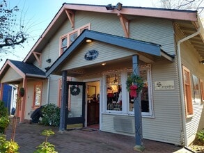 317 NW Gilman Blvd, Issaquah, WA à louer Photo intérieure– Image 2 sur 3