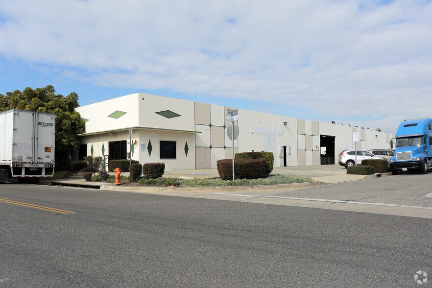 13659 Excelsior Dr, Santa Fe Springs, CA à louer - Photo principale – Image 1 sur 5