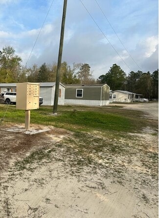 Plus de détails pour 154 NW Alpata Ct, Lake City, FL - Logement à vendre