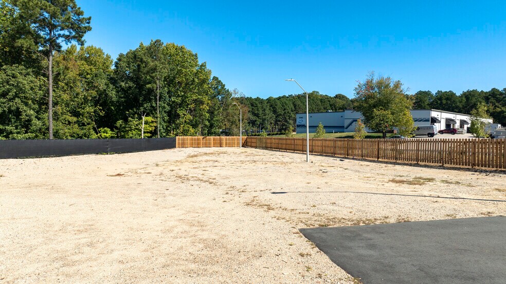 1041 Corporation Pky, Raleigh, NC à louer - Photo de l’immeuble – Image 2 sur 5