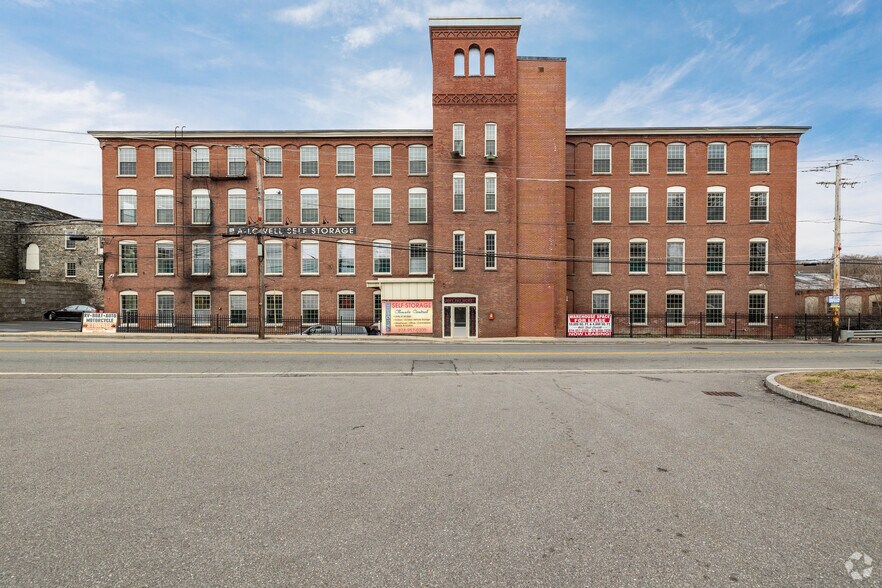 100 Pleasant St, Dracut, MA à louer - Photo principale – Image 1 sur 36
