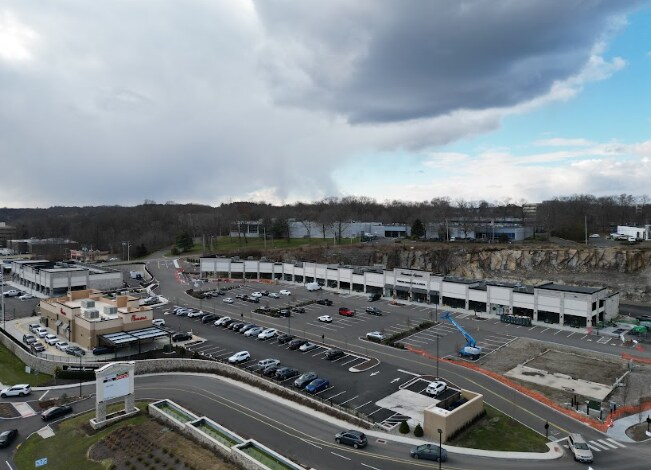 801 Bridgeport Ave, Shelton, CT à louer - Photo de l’immeuble – Image 3 sur 9