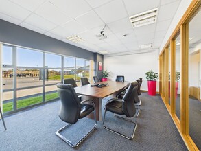 Unit 8 Brent Av, Montrose à vendre Photo intérieure– Image 2 sur 3