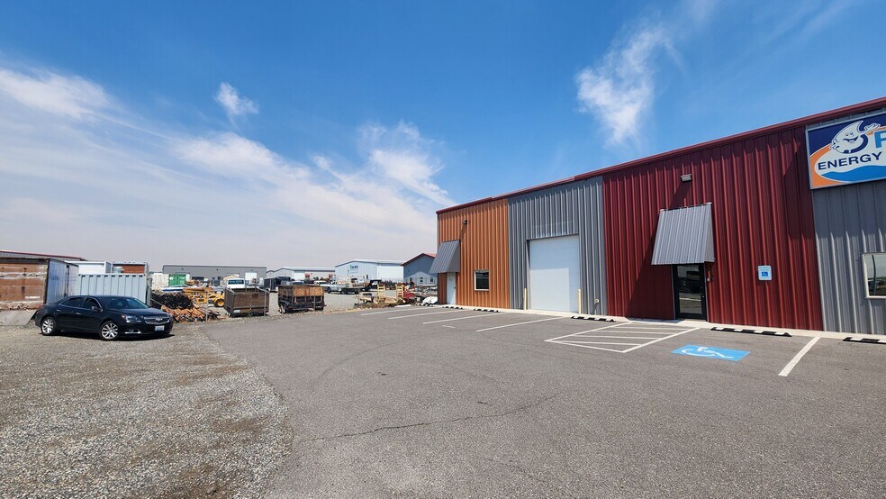 2424 Henderson Loop, Richland, WA à louer - Photo de l’immeuble – Image 2 sur 10