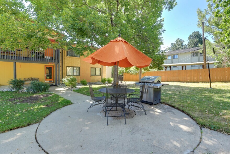 10610 W 7th Pl, Lakewood, CO à vendre - Photo de l’immeuble – Image 2 sur 15