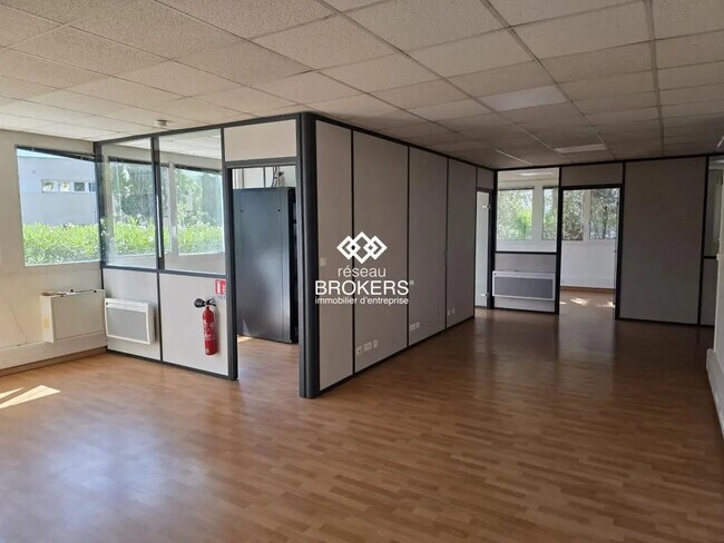 Plus de détails pour Bureau à louer