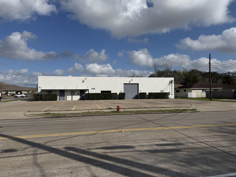 602 Hobbs Rd, League City, TX à louer - Photo de l’immeuble – Image 1 sur 1