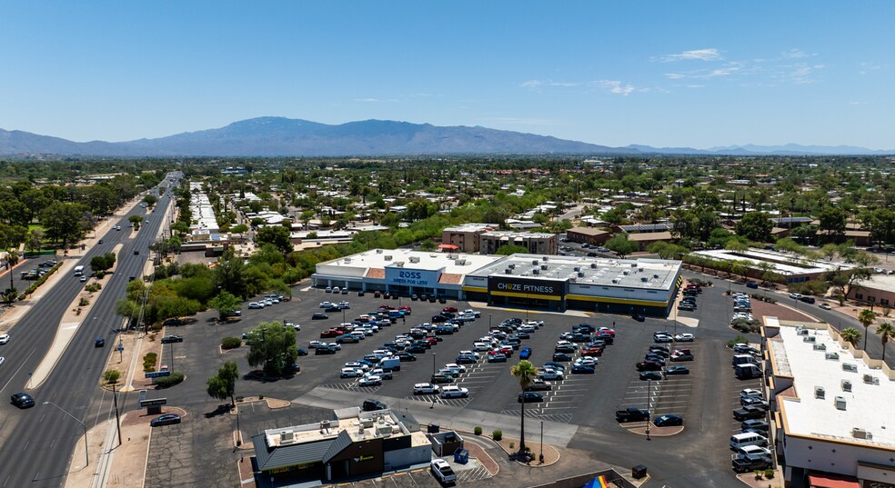 5550 E Grant Rd, Tucson, AZ à vendre - Aérien – Image 3 sur 4