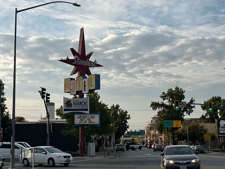 1201 Market St, Redding, CA à louer - Photo de l’immeuble – Image 2 sur 29