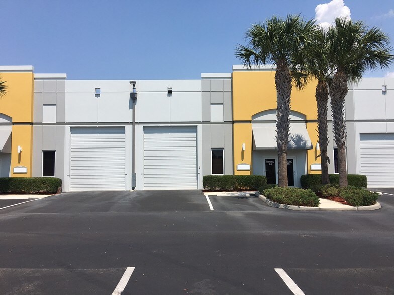 12960 Commerce Lakes Dr, Fort Myers, FL à louer - Photo de l’immeuble – Image 3 sur 17