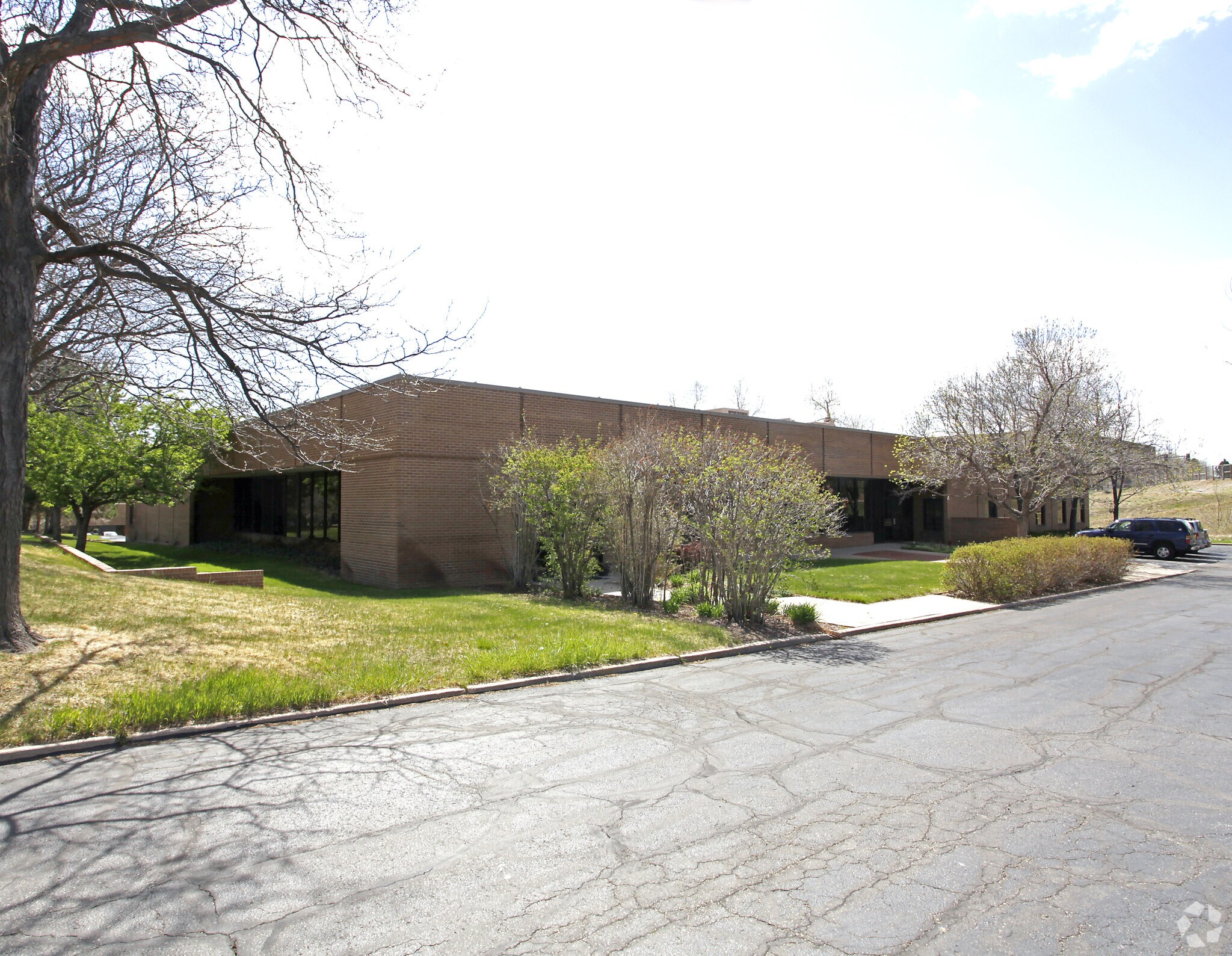 1 Inverness Dr E, Englewood, CO à vendre Photo principale– Image 1 sur 16