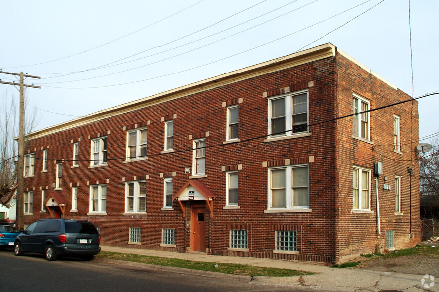 7430 Alaska St, Detroit, MI à vendre - Photo principale – Image 1 sur 4
